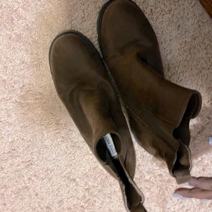 Very cute brown ankle boots 😍